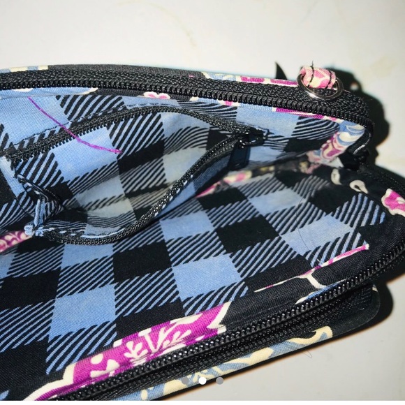 vera bradley wristlet - Picture 2 of 3
